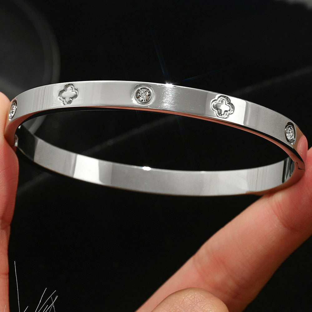 Clover Design Stainless steel 18k gold plated bangle,color-resistant bangle