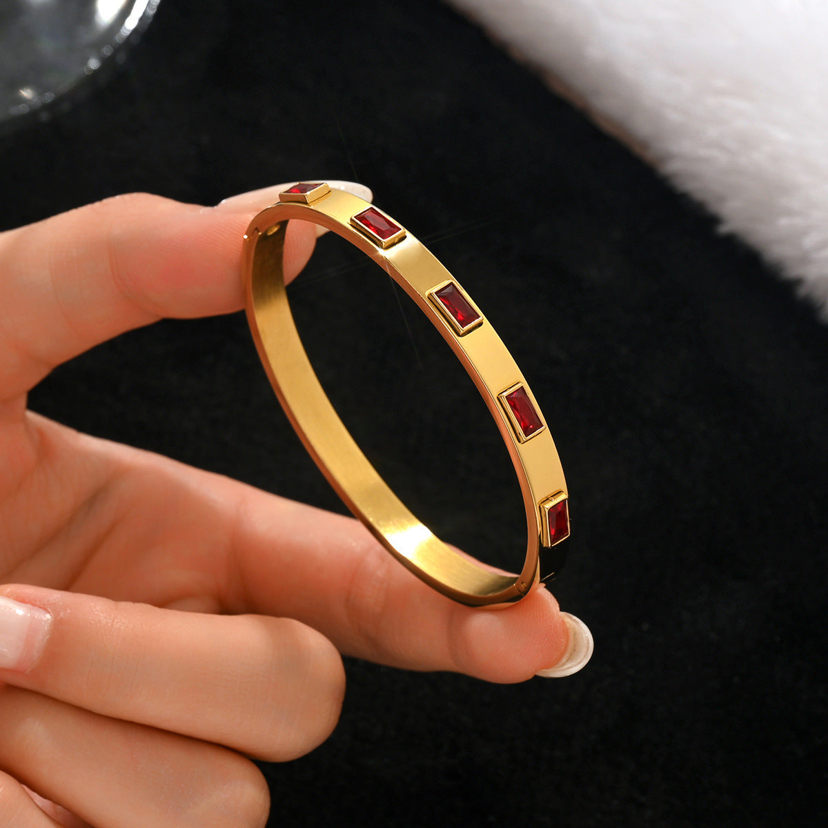 Stainless steel with Zircon or rinestone design bling bangles,18k gold plated color-resistant bangles