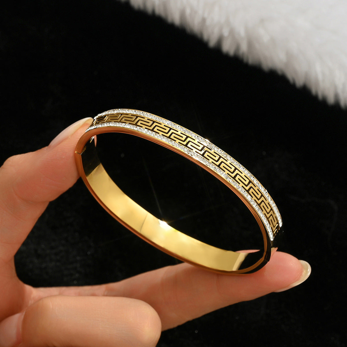 Stainless steel with Zircon or rinestone design bling bangles,18k gold plated color-resistant bangles