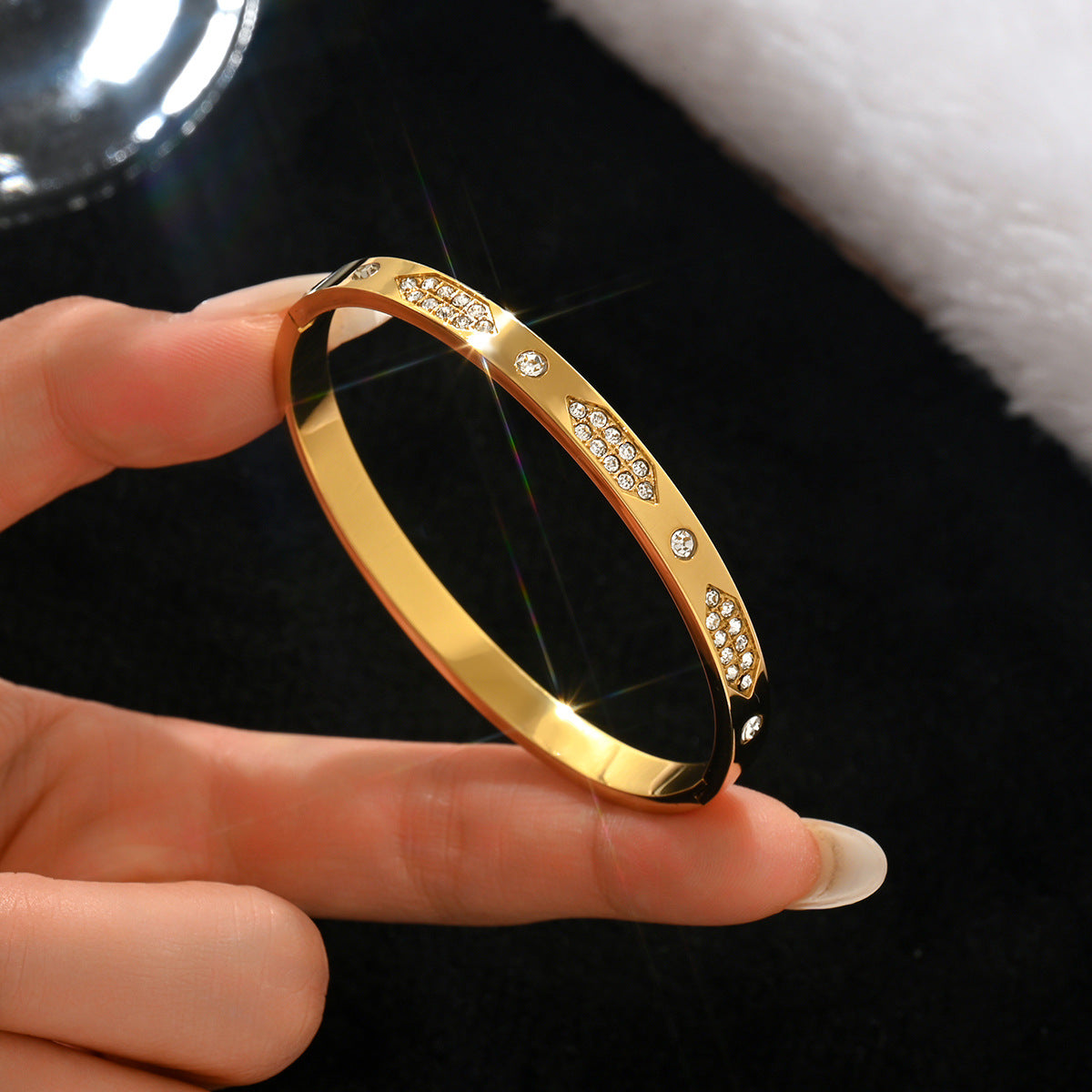 Stainless steel with Zircon or rinestone design bling bangles,18k gold plated color-resistant bangles