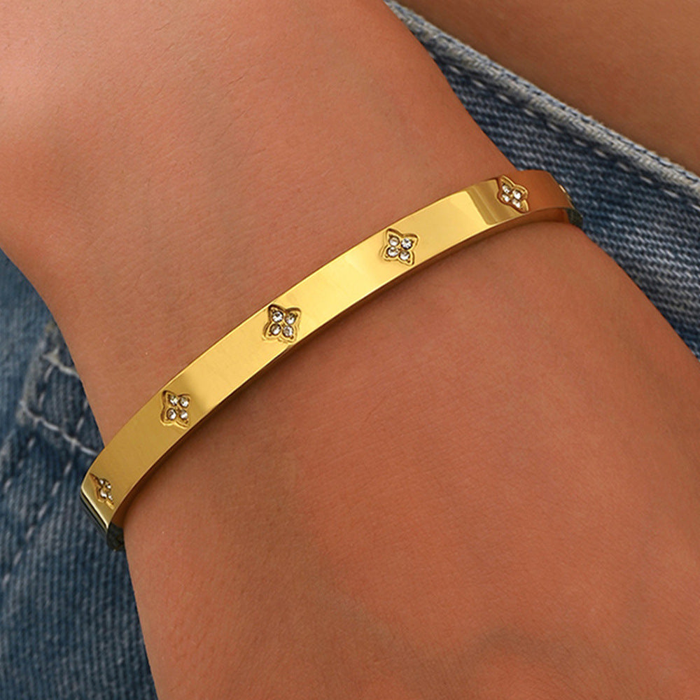Clover Design Stainless steel 18k gold plated bangle,color-resistant bangle