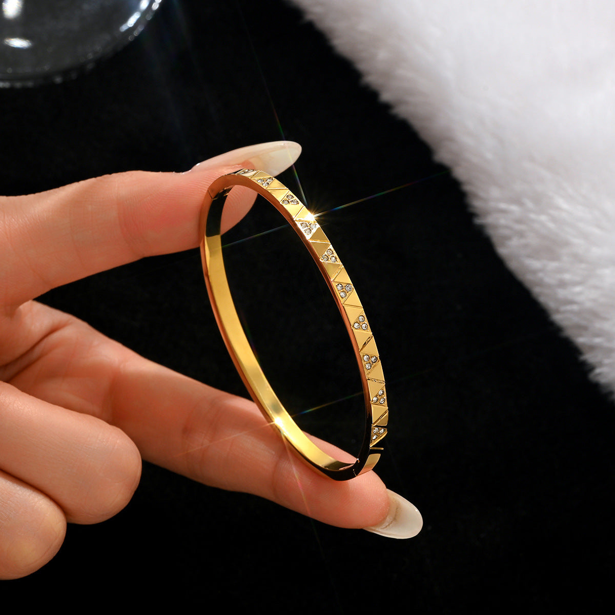 Stainless steel with Zircon or rinestone design bling bangles,18k gold plated color-resistant bangles