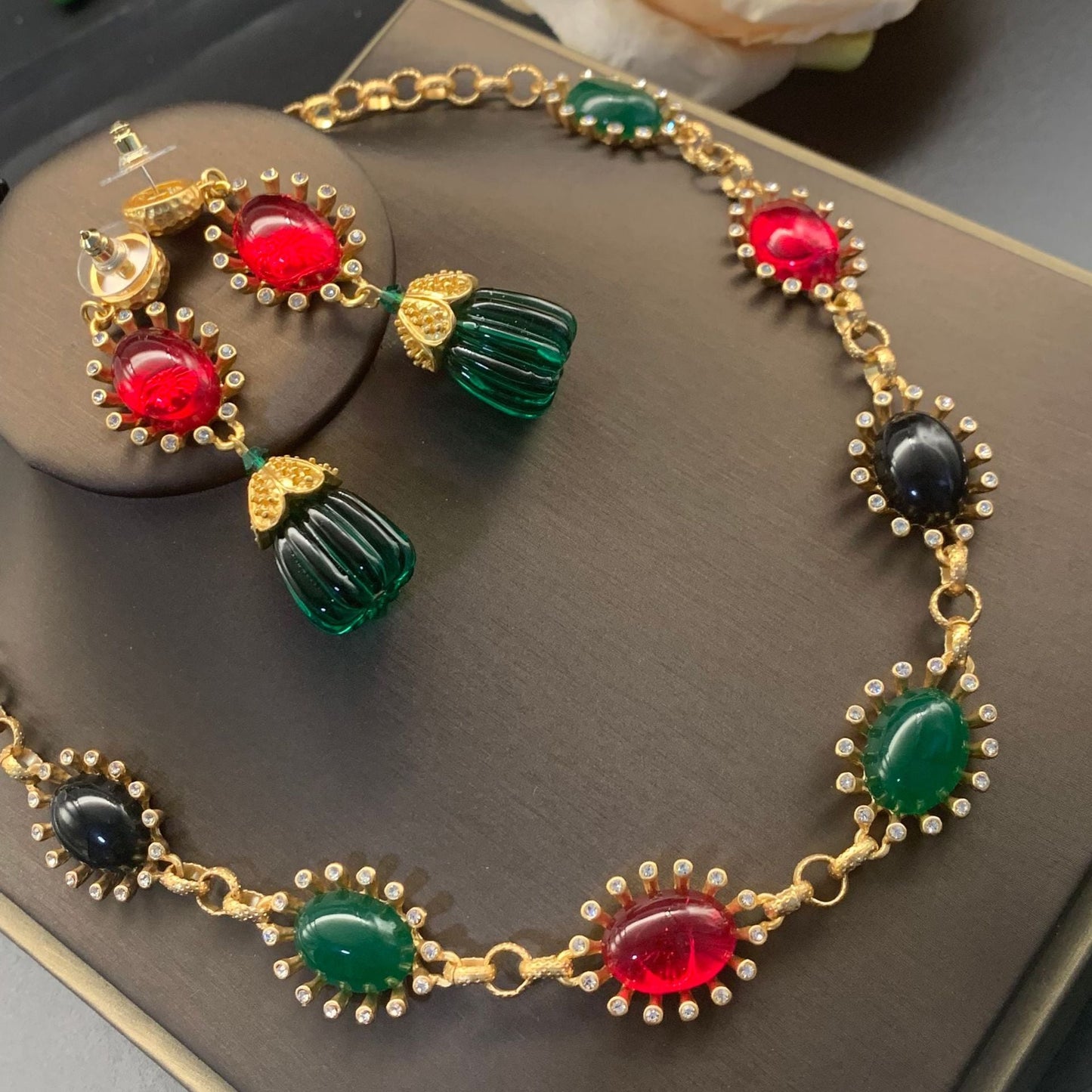 Vintage Niche Luxury Style Glass Inlaid Necklace and Earring Set with a High-End Feel