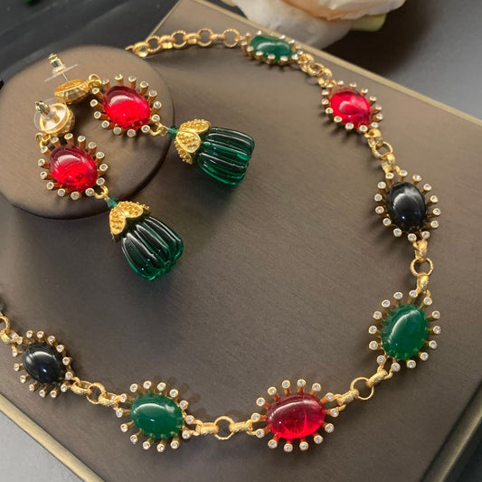 Vintage Niche Luxury Style Glass Inlaid Necklace and Earring Set with a High-End Feel